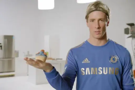 Torres prépare des cupcakes