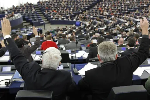 Son discours, prévu en milieu de matinée après une intervention du président du Parlement Martin Schulz, sera suivi d'un échange avec les parlementaires.