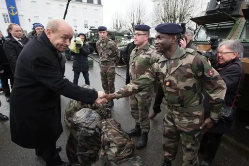 Le ministre de la Défense Jean-Yves Le Drian s'est rendu à Vannes mardi.
