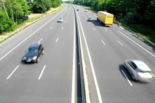 Comment il a franchi 3 péages à 200km/h