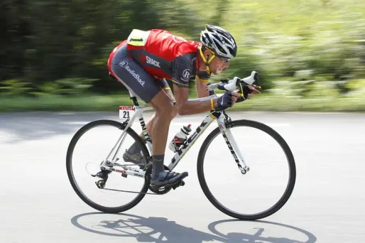 Justice : Armstrong pris en chasse