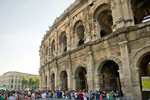L'accès aux arènes de Nîmes restreint