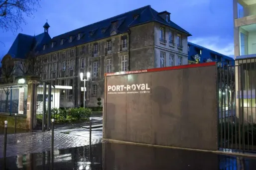 La mort d'un bébé in utero avait suscité la polémique après que la non prise en charge d'une femme enceinte à la maternité de Port-Royal, à Paris, en février dernier.