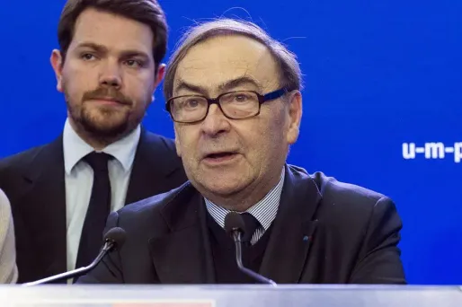 Quatre mois après avoir proclamé Jean-François Copé président de l'UMP, Patrice Gélard parle maintenant d'un complot ourdi par le député-maire de Meaux.