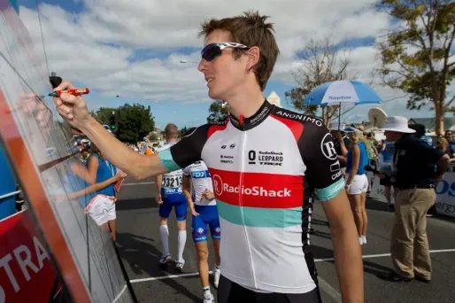 Andy Schleck ivre dans un hôtel
