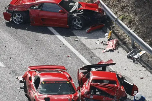 Dix conducteurs pourraient être inculpés au Japon pour leur implication dans un carambolage de voitures de luxe d'une valeur totale estimée à 3 millions d'euros, a annoncé la police lundi.
