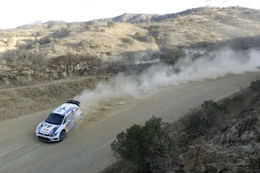 Ogier sur les traces de Loeb