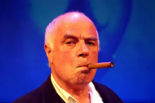 Jérôme Savary avait souvent un cigare vissé à la bouche.
