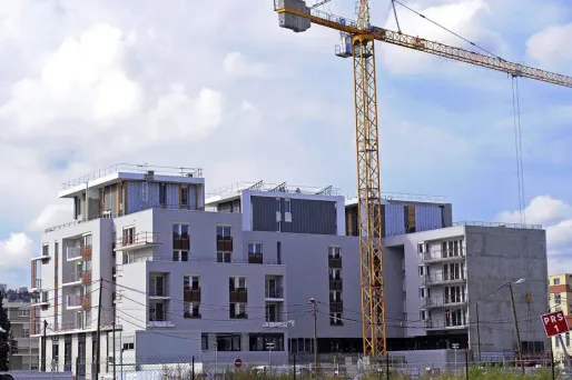 Le détachement de salariés en Europe doit être mieux contrôlé, plaide la commission des affaires européennes du Sénat à la suite d'un rapport rendu public mardi, notant une "explosion de la fraude au détachement", qui concernerait jusqu'à 300.000 personnes rien qu'en France.