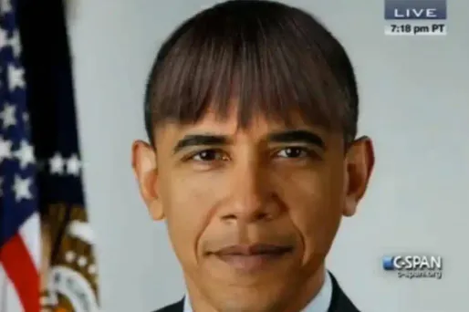 Obama n'a pas hésité à diffuser des photomontages le montrant avec la coupe de son épouse, Michelle.