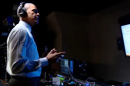 Dans une vidéo diffusée pour le "dîner des correspondants", on peut voir le président se faire passer pour Daniel Day-Lewis, l'acteur oscarisé pour le film Lincoln.