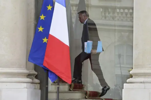 L'obligation de publier les comptes sera supprimée pour 1,4 million de petites entreprises françaises, une mesure qui s'inscrit dans le cadre du pacte de compétitivité et du choc de simplification voulus par François Hollande, a annoncé Jean-Marc Ayrault.