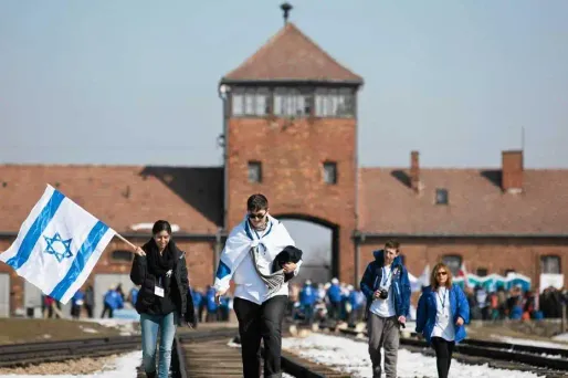 Des gardiens d'Auschwitz rattrapés par leur passé