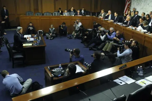 Aux Etats-Unis, les ministres sont soumis à une enquête minutieuse et à une audition au Congrès avant de pouvoir prendre leur poste.