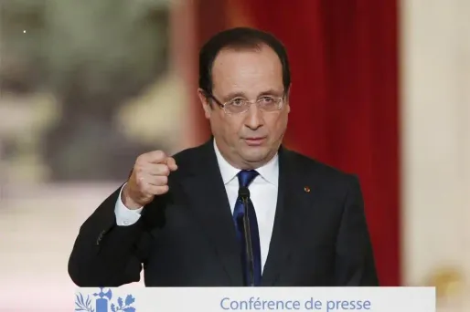 François Hollande a tapé du poing sur la table pour montrer que Bruxelles ne prenait pas les décisions en France.