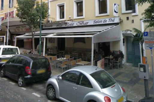 En Corse, l'ombre du "Petit Bar"