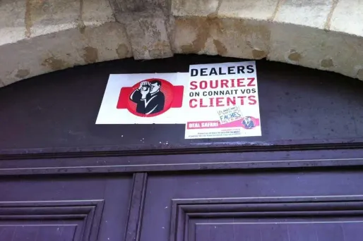 Facebook : ils "balancent" les dealers