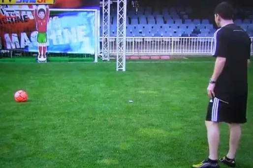 Messi est-il plus fort qu'un robot ?