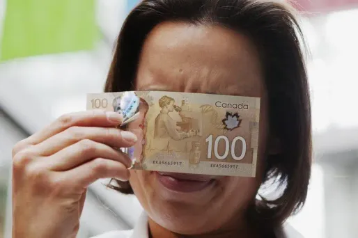 Cette affaire de senteur -largement commentée sur Internet- date de novembre 2011, lorsque le premier billet de 100 dollars canadiens (74 euros) a été mis sur le marché.