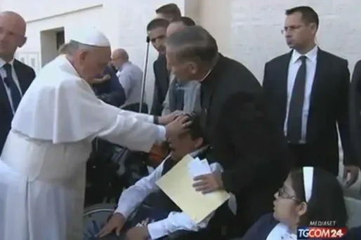 Non, "le pape n'a pas pratiqué d'exorcisme"