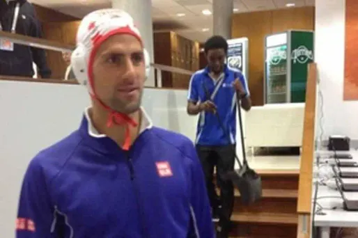 PHOTO - Djokovic et la pluie à Roland-Garros