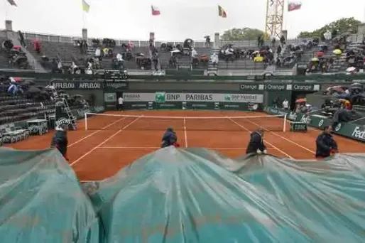 Roland-Garros : la pluie arrête les matches