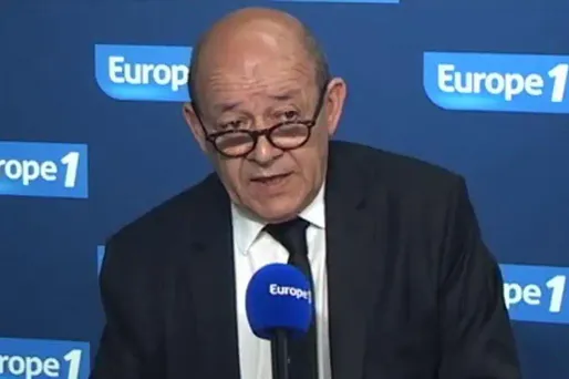 Le Drian : Hollande, c'est "François courage"