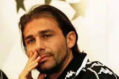 VIDÉO - Conte jeté dans l'eau glacée