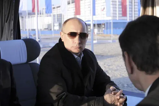 Vladimir Poutine a-t-il volé une bague de diamant à 25.000 dollars à un géant de l'agro-alimentaire américain? C'est ce qu'affirme en tout cas Robert Kraft, patron de la multinationale Kraft Food, selon un article du New York Post.