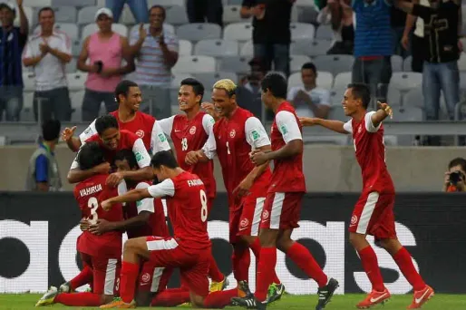 Tahiti, des pagaies et une fessée