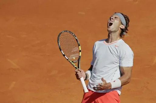 Rafael Nadal s'est qualifié vendredi pour la huitième finale de sa carrière à Roland-Garros.