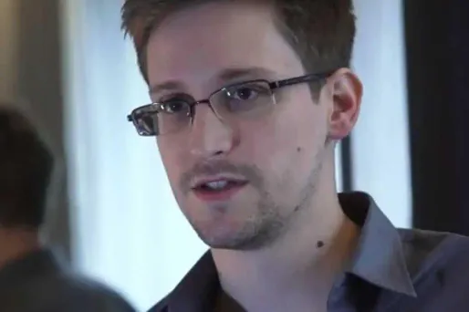 CIA : Edward Snowden est-il un "traître" ?