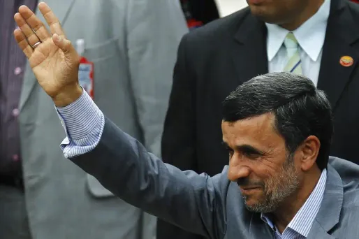 Il y a quatre ans, la réélection dès le premier tour de Mahmoud Ahmadinejad avait coupé court à tout espoir chez les réformateurs.