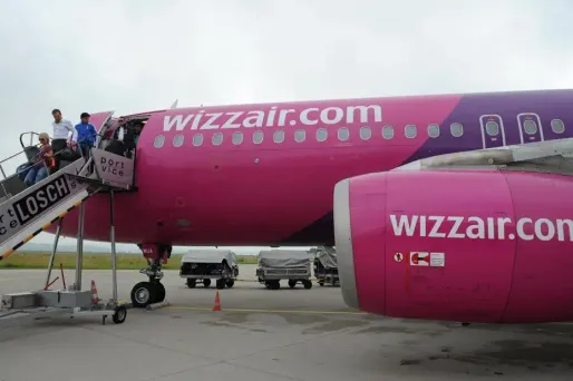 Rome : un Airbus atterrit sur une roue