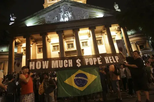 JMJ : manifestations, un photographe blessé