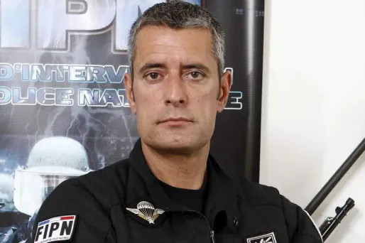 L'ex-patron du Raid quitte la police