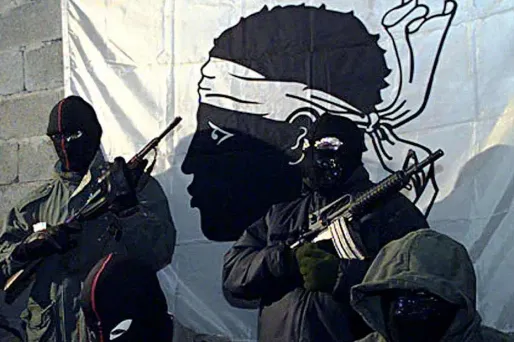 Le FLNC menace de reprendre les armes