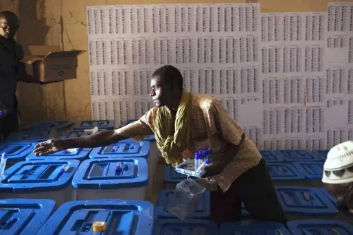 Le Mali en crise a voté sans incident