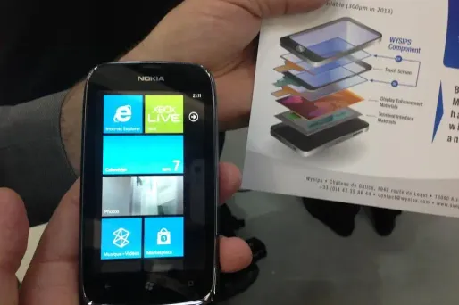 Bientôt des "panneaux" solaires sur les smartphones