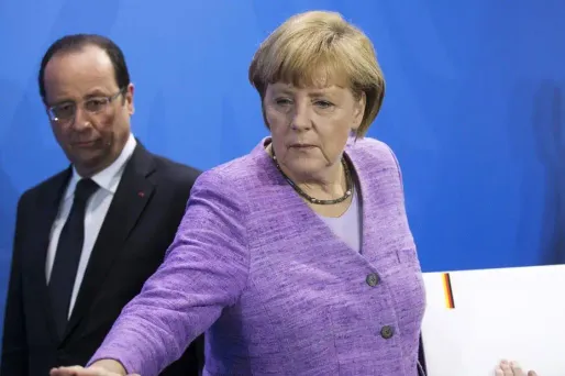 Libre échange : Hollande cède face à Merkel