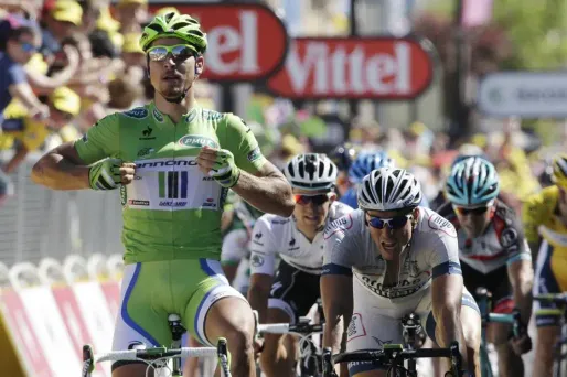 Tour : Sagan, cousu de fil vert