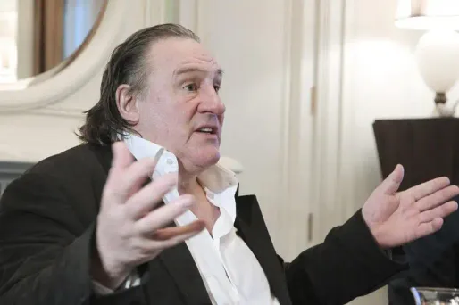 Depardieu : un barbecue géant pour sa crémaillère à Néchin