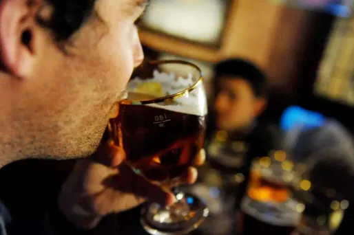 Du LSD contre l'alcoolisme ? Un chercheur y croit