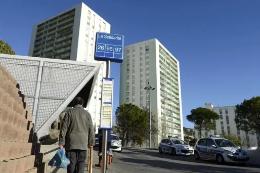 Les deux jeunes d'une vingtaine d'années ont été agressés dans les quartiers Nord de Marseille.