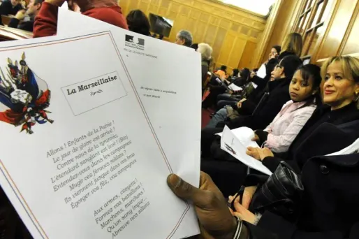 Naturalisations en hausse : "ça a tout changé"