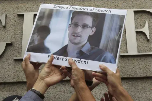 Le gouvernement britannique a forcé le Guardian à détruire des dossiers, le menaçant d'une procédure judiciaire.