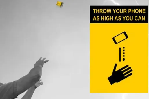 Une app' pour jeter son iPhone en l'air ? Apple dit non