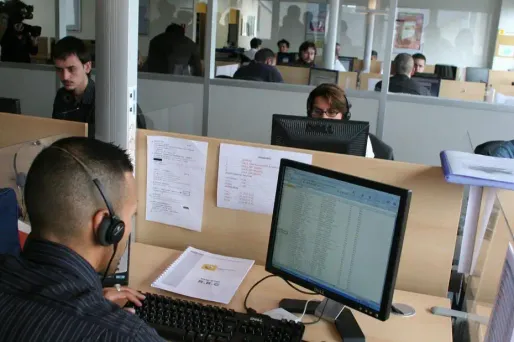 Quelques 8.000 emplois dans les centres d'appels seront détruits d'ici fin 2014, à la suite de la guerre des prix qui se joue sur le marché de la téléphonie mobile.