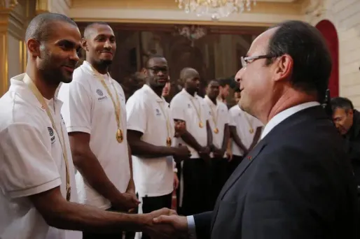 Les Bleus accueillis en héros