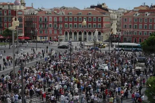 Nice : un millier de personnes pour soutenir le bijoutier
